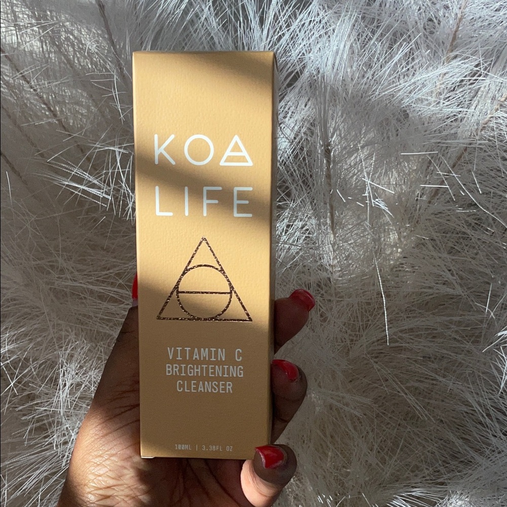 KOA LIFE Vitamin C Brightening Cleanser